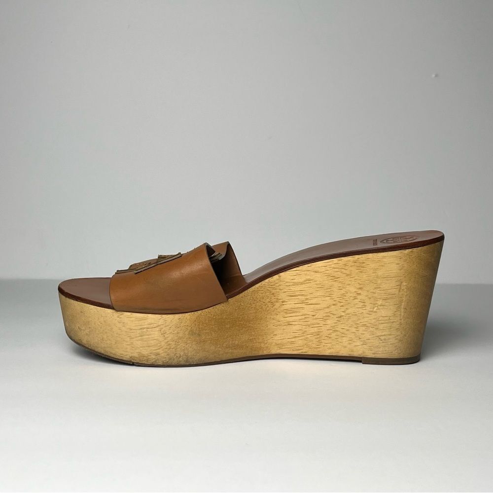 Tory Burch Women's Ines Wedge Platform Slide Sand… - image 8